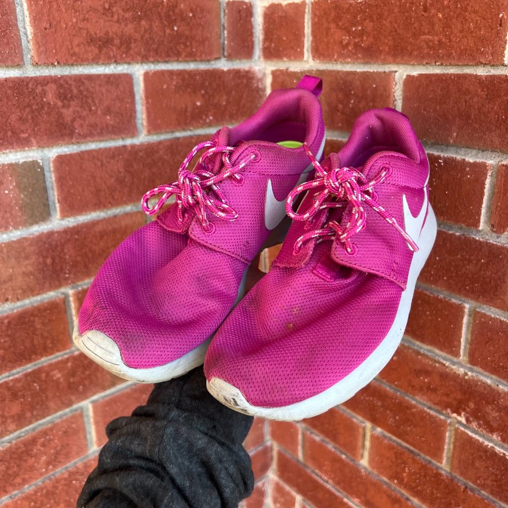 NIKE ROSHE RUN PINK SIZE 5 - Picture 2 of 5